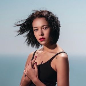 Meet your Posher, Johnae